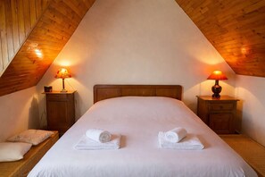 3 عدّة غرف نوم ومكتب وسرير سفر وواي فاي مجانًا