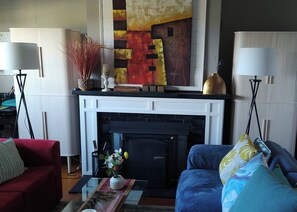 Smart TV, fireplace, video games