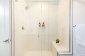 Shower, hair dryer, towels, soap - 2BR 2BA Capitol Hill Cozy Haven, Rooftop-Near Stadium (Seattle)