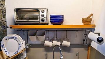 Habitación doble de diseñador | Cocina privada | Tetera eléctrica, plancha de cocina y horno tostador