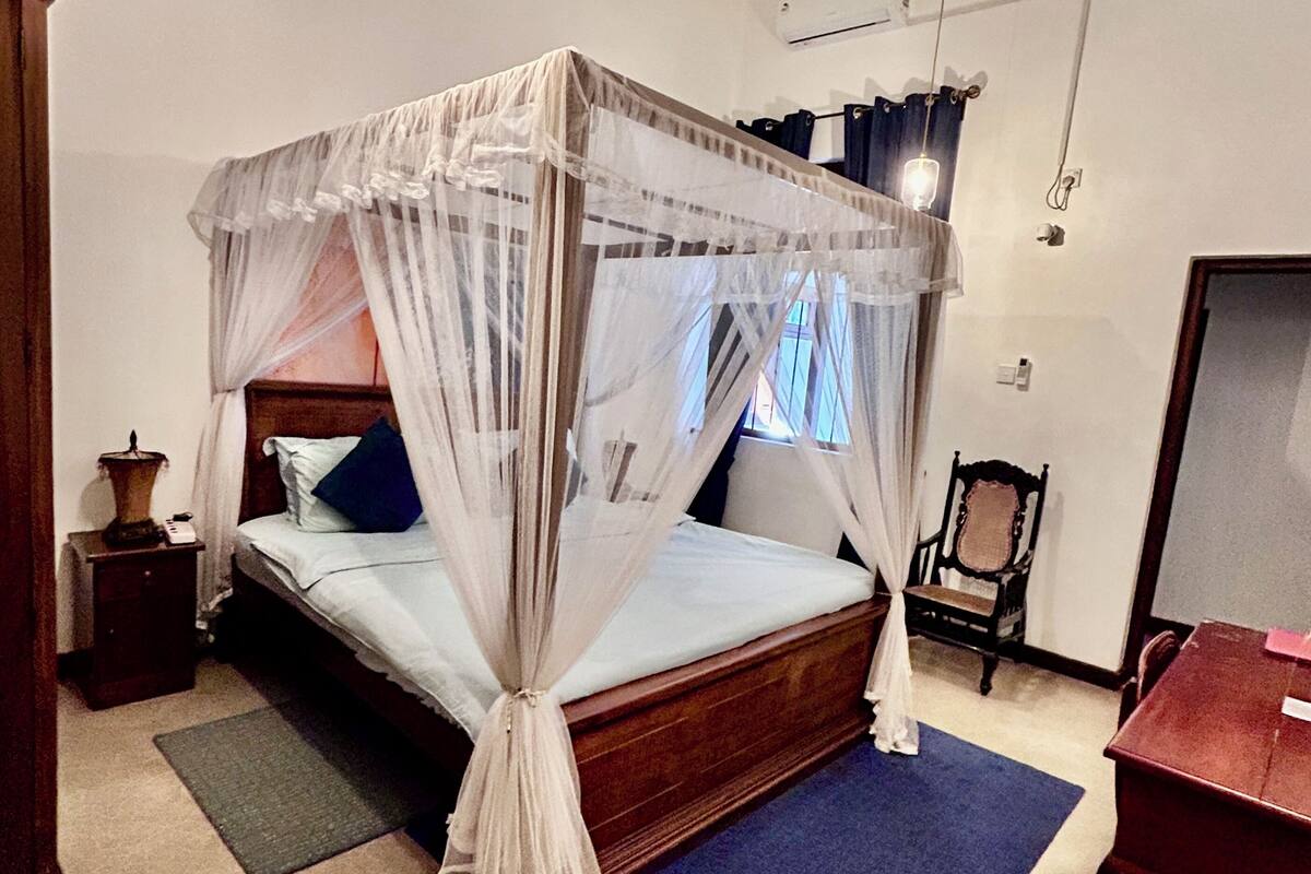 Deluxe Double Room | Egyptian cotton sheets, premium bedding, down comforters, desk