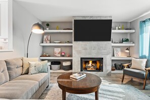 Smart TV y chimenea