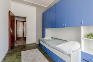 2 slaapkamers, een strijkplank/strijkijzer, wifi, beddengoed