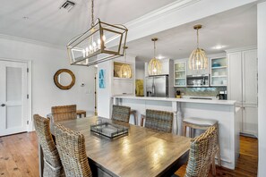 Dining - Blue Sky Breeze Loft in center of Rosemary Beach (Rosemary Beach)