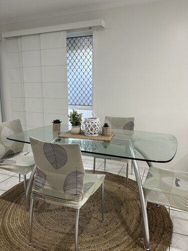 Beachside chill in Bucasia.. Pet Friendly space.