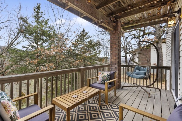 Property grounds - 15% Off Pet-Friendly Condo at Pointe Royale water view and West Elm furniture!
(Branson)