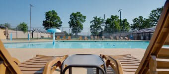 15% Off Pet-Friendly Condo at Pointe Royale water view and West Elm furniture!
