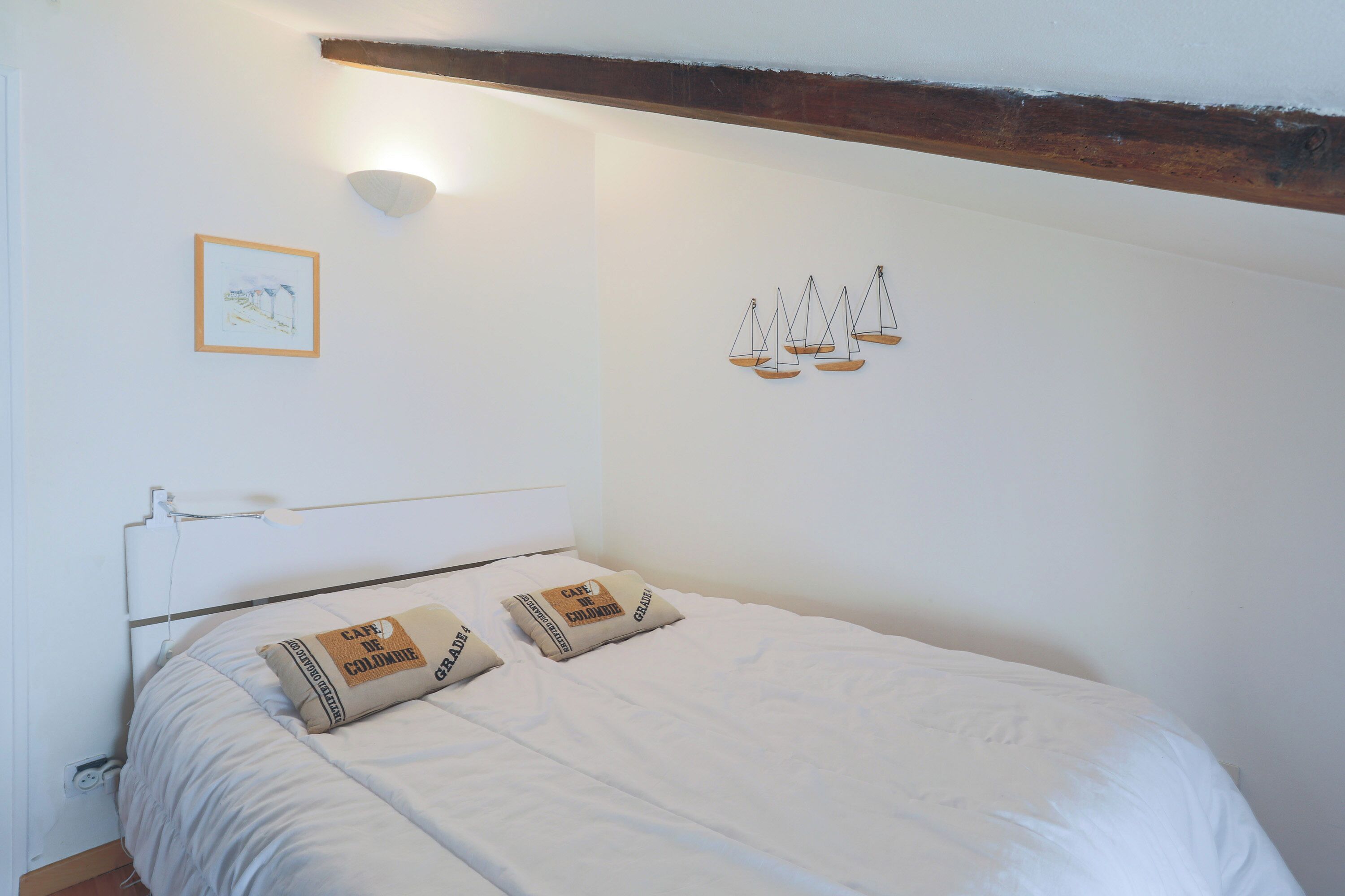 2 slaapkamers, een strijkplank/strijkijzer, gratis wifi, beddengoed