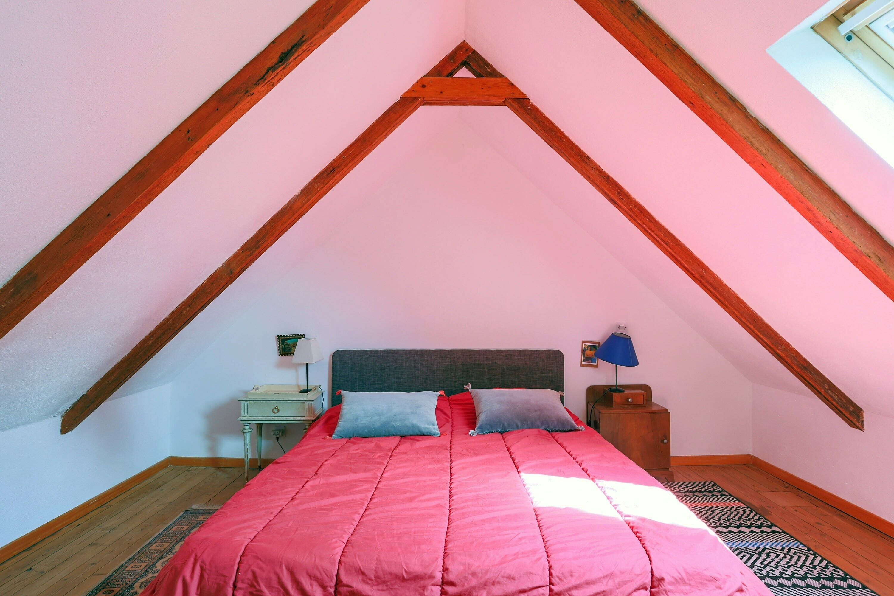 2 chambres, fer et planche à repasser, Wi-Fi gratuit, draps fournis