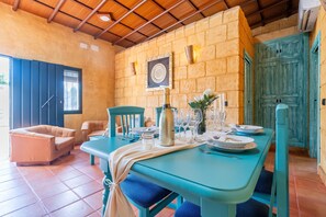 Dining - Holiday Home 'Casa Rural Carmo' with Private Pool, Wi-Fi and Air Conditioning (Carmona)