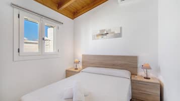 2 Schlafzimmer, BĂŒgeleisen/BĂŒgelbrett, kostenloses WLAN, BettwĂ€sche