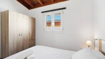 2 室のベッドルーム、アイロン / アイロン台、WiFi (無料)、ベッドシーツ