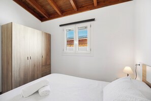 2 dormitorios, tabla de planchar con plancha, wifi gratis y ropa de cama