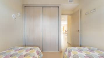 2 habitaciones, tabla de planchar con plancha y wifi gratis