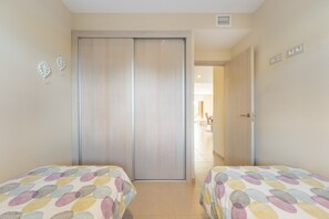 2 habitaciones, tabla de planchar con plancha y wifi gratis 