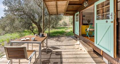 Vacation Home "Cabaña Shadú" with Mountain View, Shared Pool & Wi-Fi