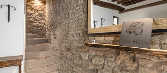 Apartment 'Domus Vestae' with Wi-Fi and Air Conditioning