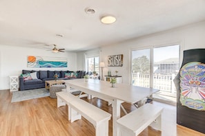 Interior - Splash | 545 ft to the beach | Private Pool and Hot Tub (Virginia Beach)