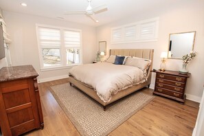 6 bedrooms, iron/ironing board, free WiFi, bed sheets - Soundside, Private Pool, Den, Yard, Screened Porch, SH106, Turners Tide (Duck)