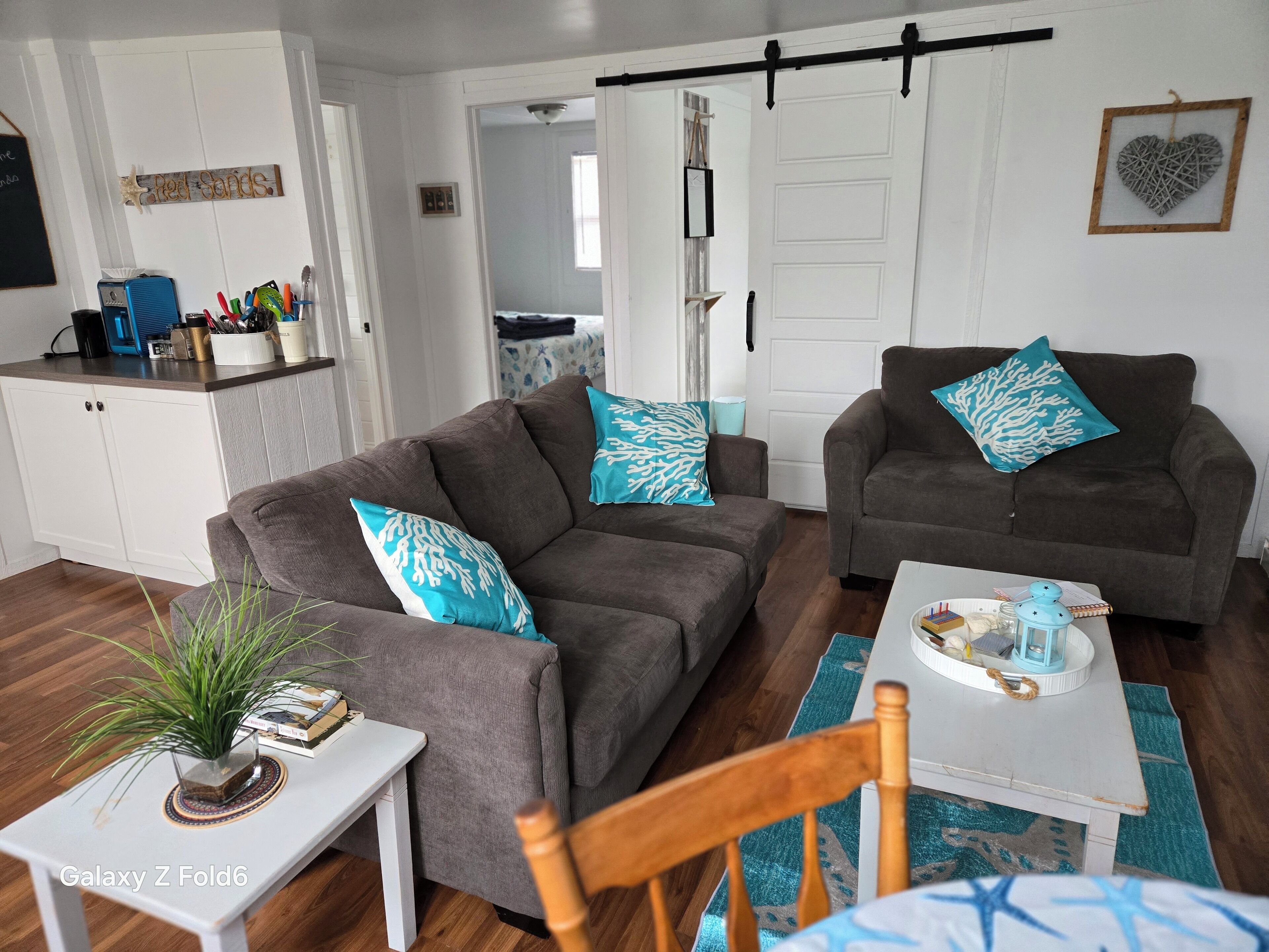 Een smart-tv en een open haard