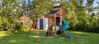 Red Sands, Spacious, 2 BRs, Living Room, Full bathroom & a Patio