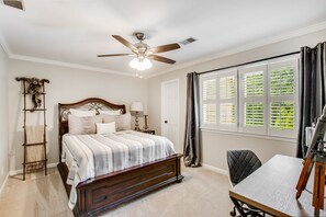 6 bedrooms, WiFi, bed sheets