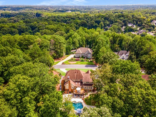 Sandy Springs Celebrity Estate on 2 acres 