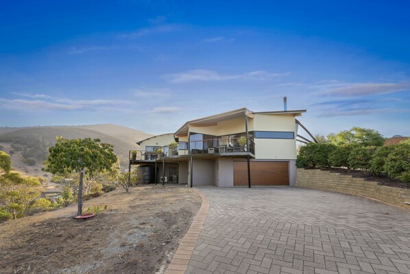 Luxury House, Mountain View | 4 bedrooms, individually decorated, individually furnished, desk