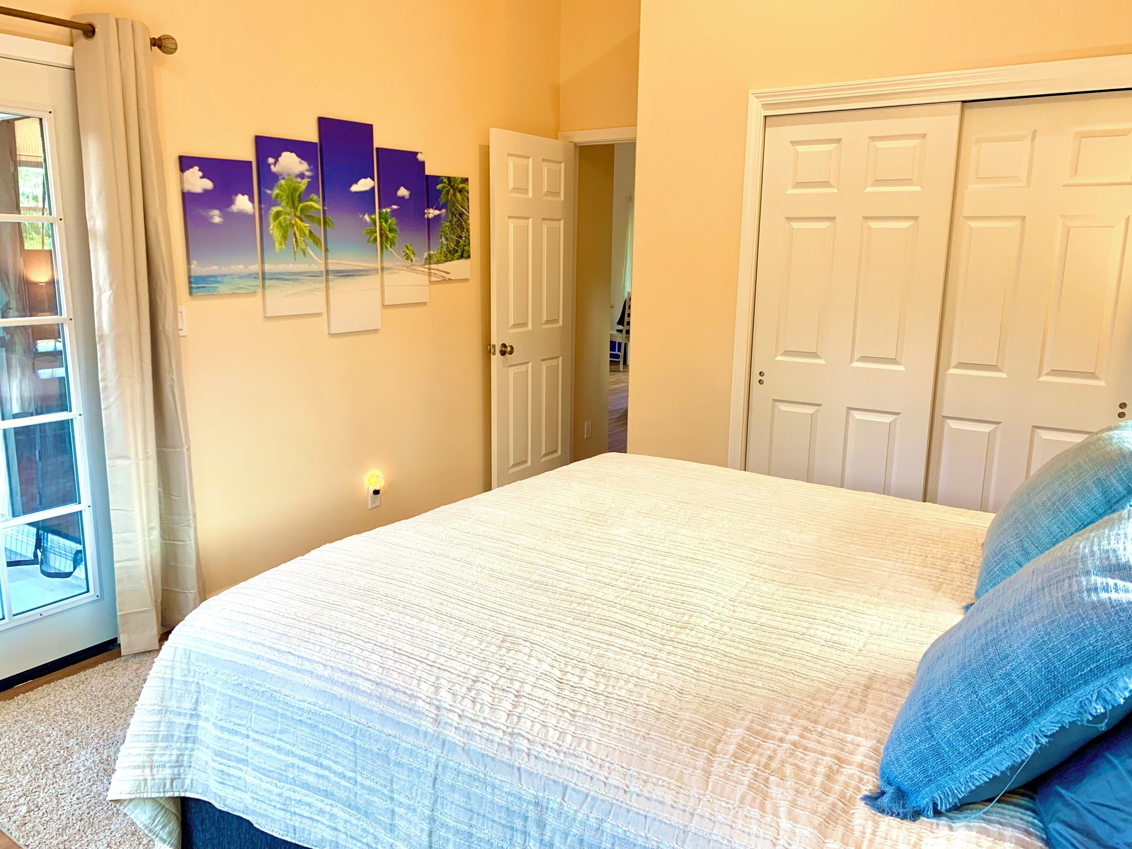 1 bedroom, travel crib, WiFi, bed sheets