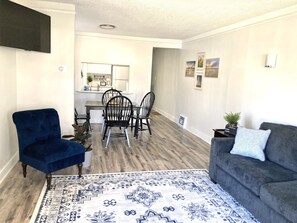 Living area - Houston Whiteside Cottage (Hutchinson)