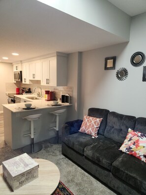 Living area - Beautiful & Cozy entire suite - One Bedroom NW Calgary. (Calgary)