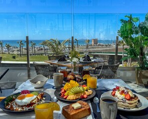 Daily cooked-to-order breakfast for a fee