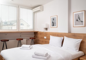 2 habitaciones, tabla de planchar con plancha, wifi y ropa de cama
