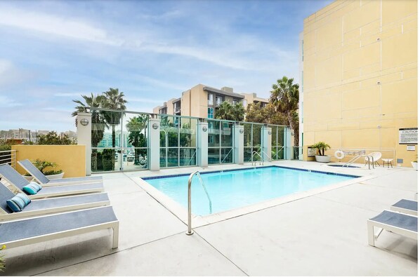 Piscine extérieure, piscine chauffée