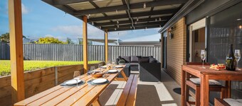 Relaxing Coastal Charm Retreat
