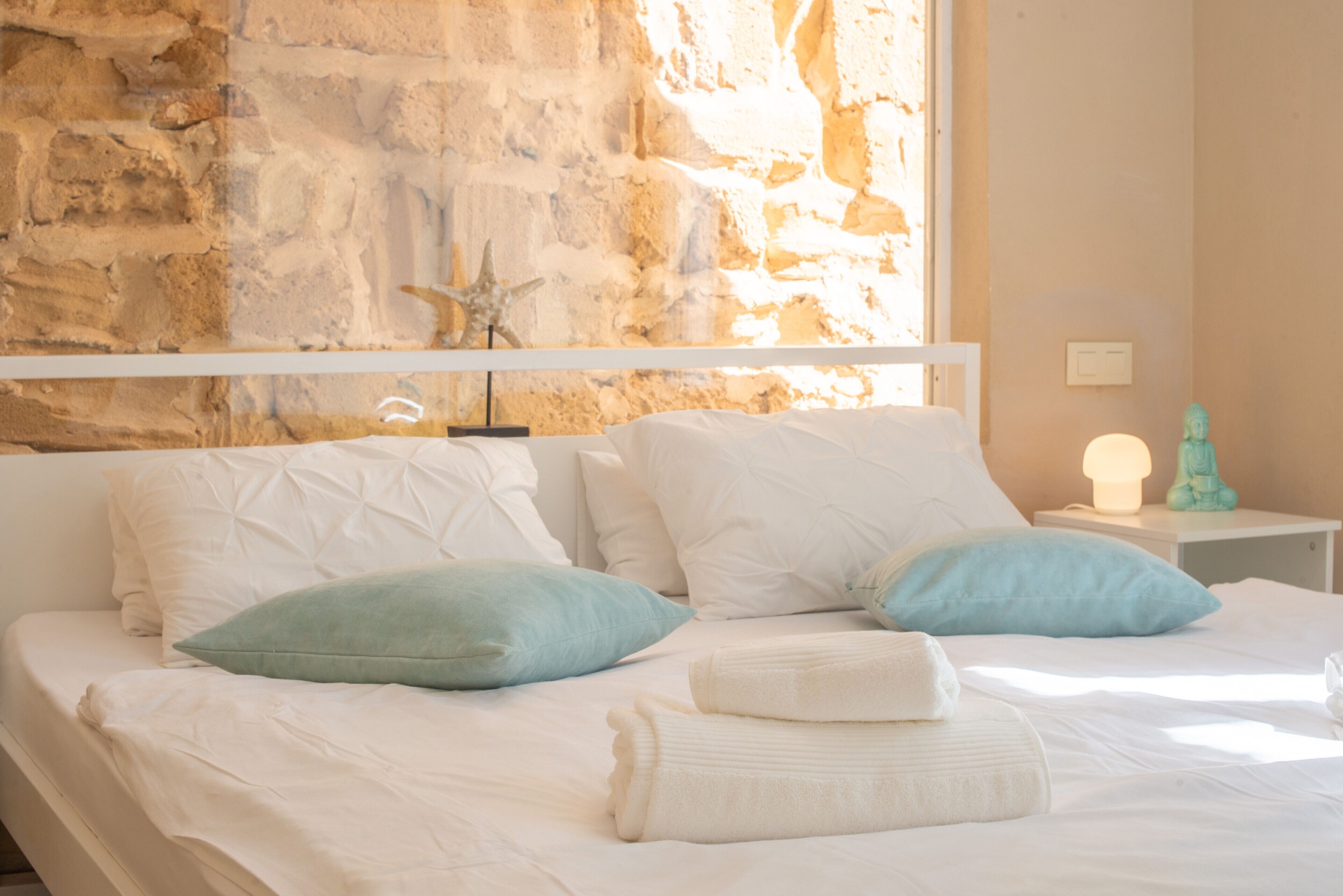 5 slaapkamers, een strijkplank/strijkijzer, gratis wifi, beddengoed