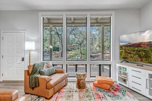 Télévision, table de tennis de table