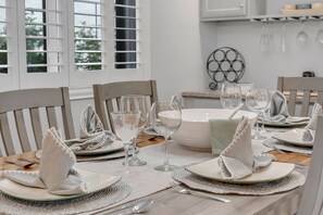 Dining - Sedona Oak Creek A7- Newly Remodeled Condo W/ Community Amenities + Sleeps 6! (Sedona)