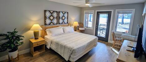 3 bedrooms, desk, iron/ironing board, travel cot