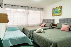 Family Room | Free WiFi - Innovar Casa Hostal (Bogotá)