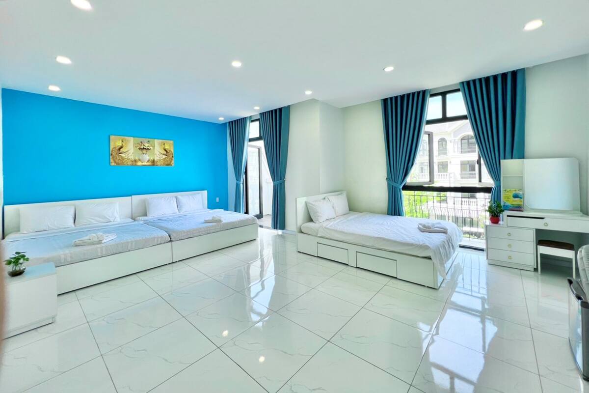 Phòng dành cho gia đình | Minibar, bàn, phòng cách âm, truy cập Internet không dây miễn phí 