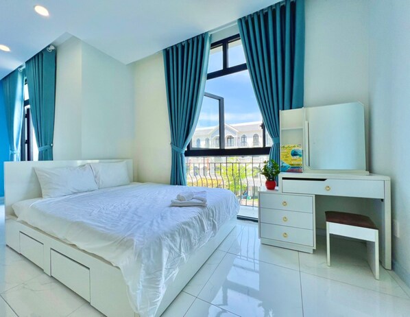 Standard Double Room | Minibar, desk, soundproofing, free WiFi - Ngan Ha Star Homestay - Grand World Phu Quoc (Phu Quoc)