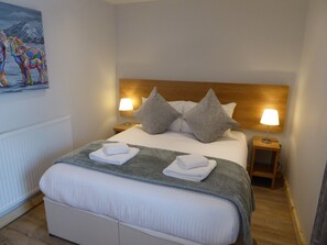 1 chambre, fer et planche à repasser, Wi-Fi gratuit, draps fournis