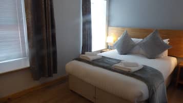 1 slaapkamer, een strijkplank/strijkijzer, gratis wifi, beddengoed