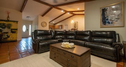 4 minutes to World Equestrian Center! Family sized cozy house for equestrians.