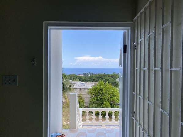 Interior - Beautiful sea view flat in coral gardens 10 min fr airport 15 min fr night life (Montego Bay)