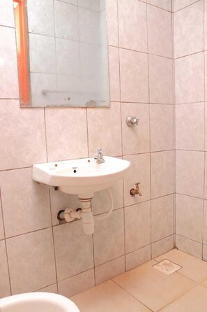 Shower, towels