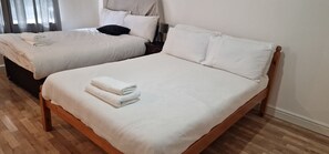 Ferros/tábuas de passar roupa, Wi-Fi, roupa de cama