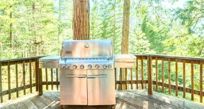 Mi Wuk Abode - Sleeps 12, large deck, firepit