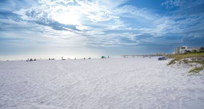 100' from the beach, Charming 1BR Seista Key Retreat
